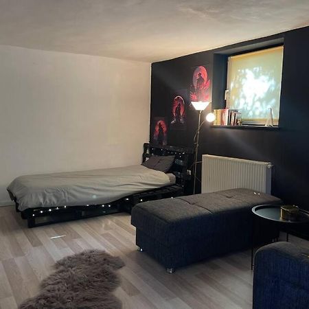 Pallet Bed With Lights Small Studio Cluj-Napoca Exterior foto